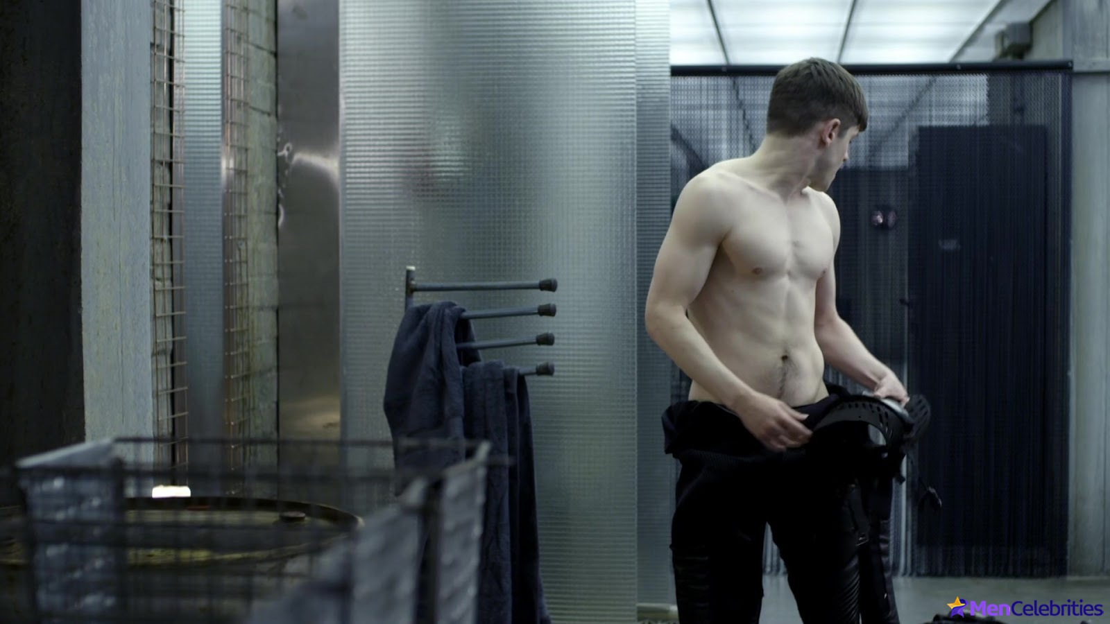 Iwan Rheon nude movie scenes