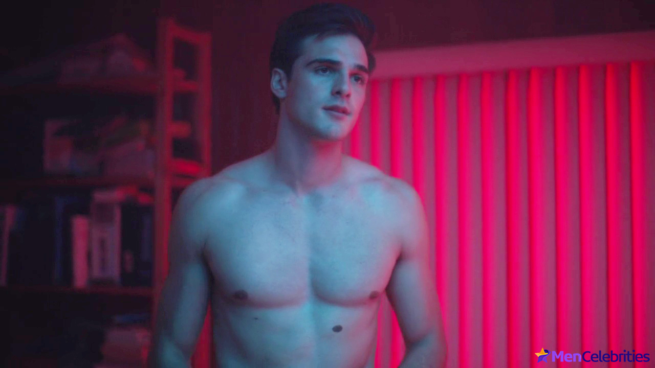 Jacob Elordi sexy movie scenes