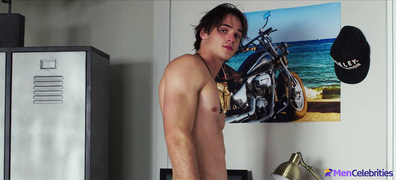 Jacob Elordi exposed