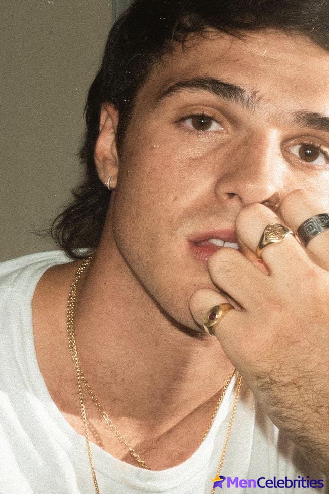 Jacob Elordi nude selfie