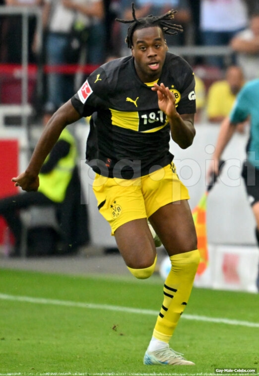 Jamie Gittens Huge Cock Bulge And Shirtless Pics