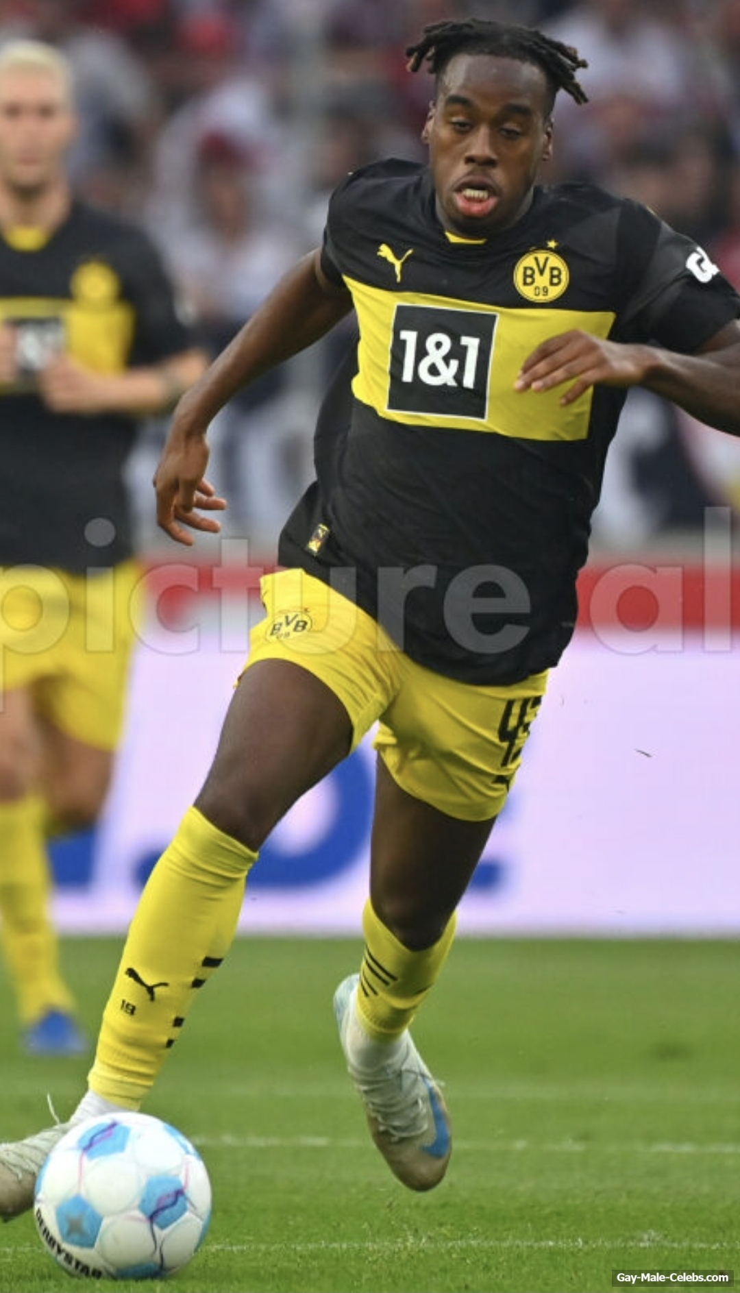 Jamie Gittens Huge Cock Bulge And Shirtless Pics