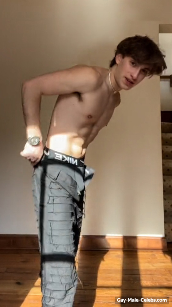 Johnny Orlando bulge