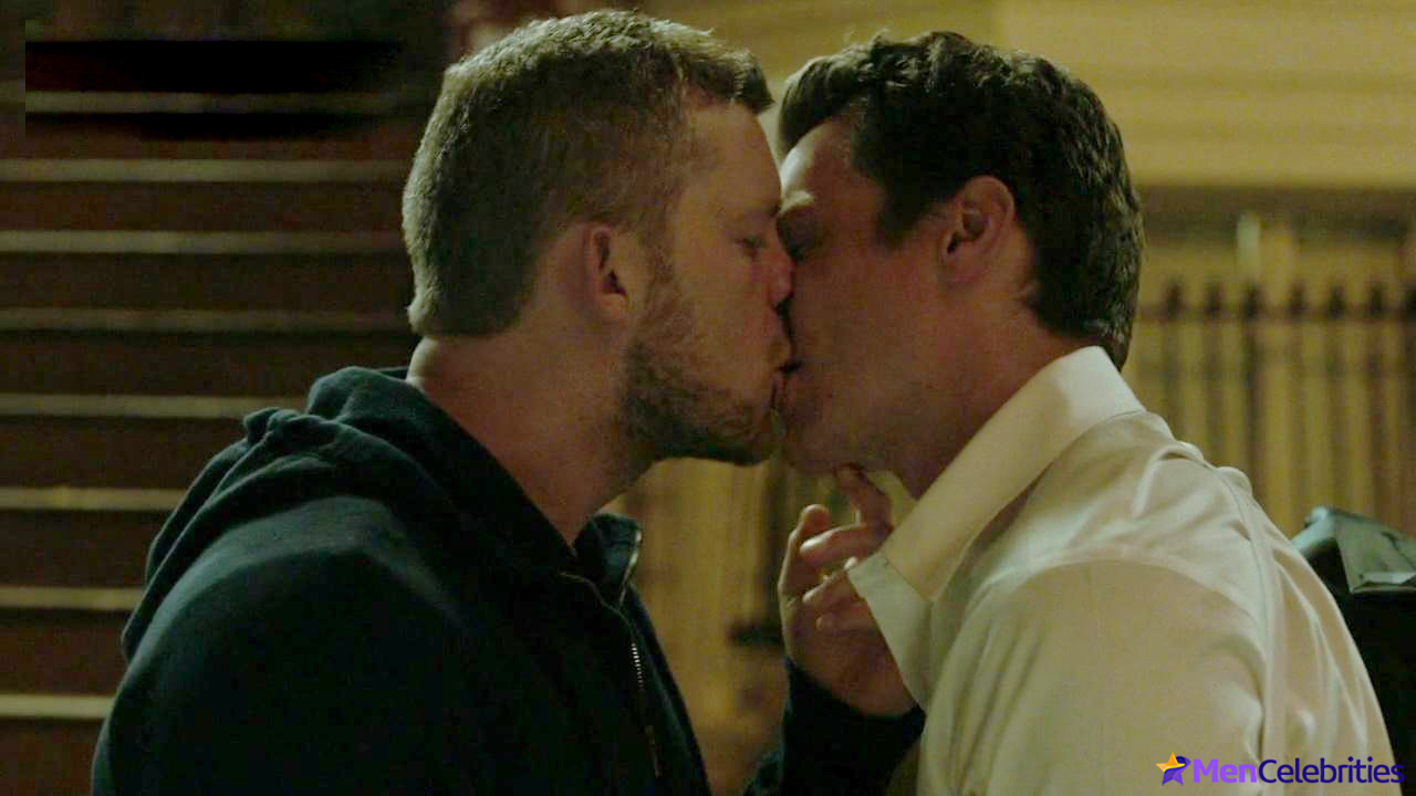 Jonathan Groff nude and sex scenes