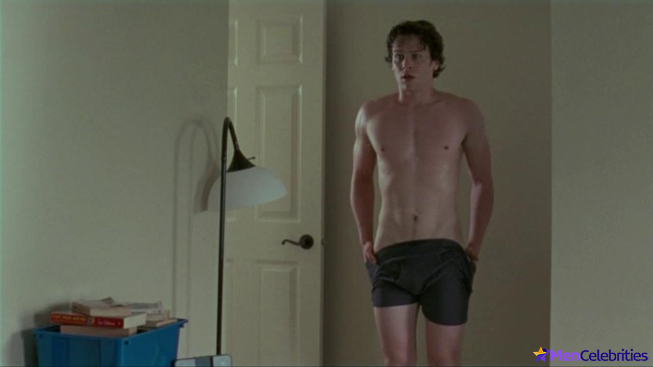 Jonathan Groff nude and sex scenes