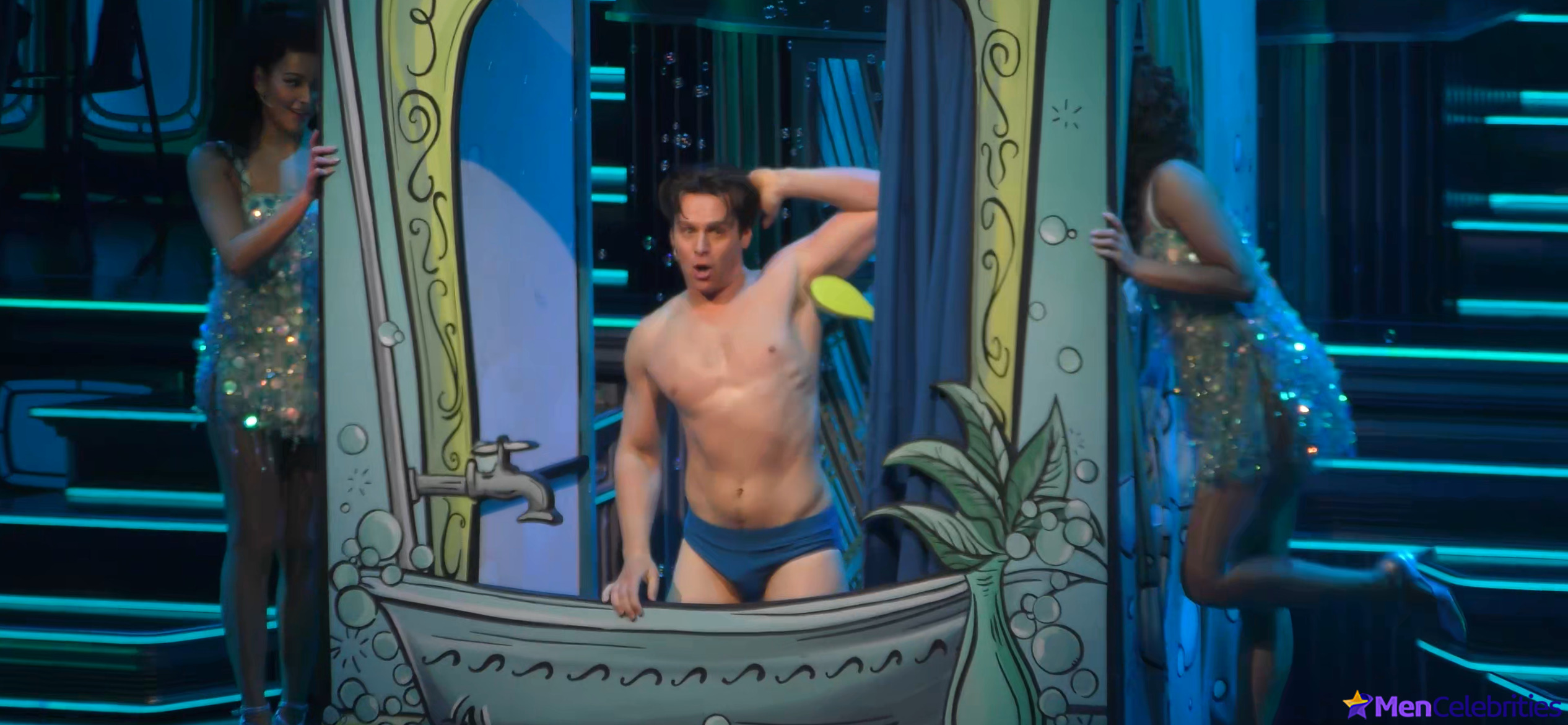 Jonathan Groff shirtless and sexy pics