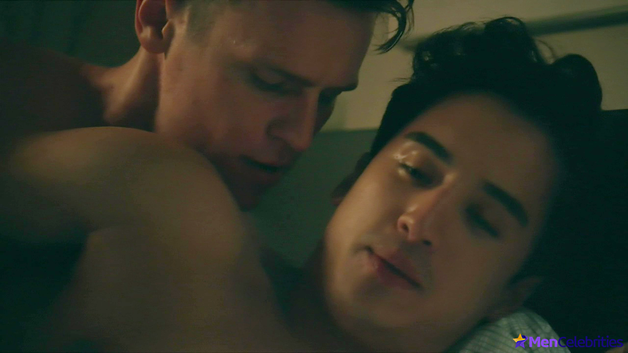 Jonathan Groff gay sex
