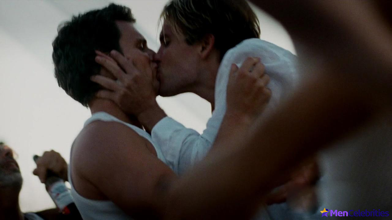 Jonathan Groff nude and sex scenes