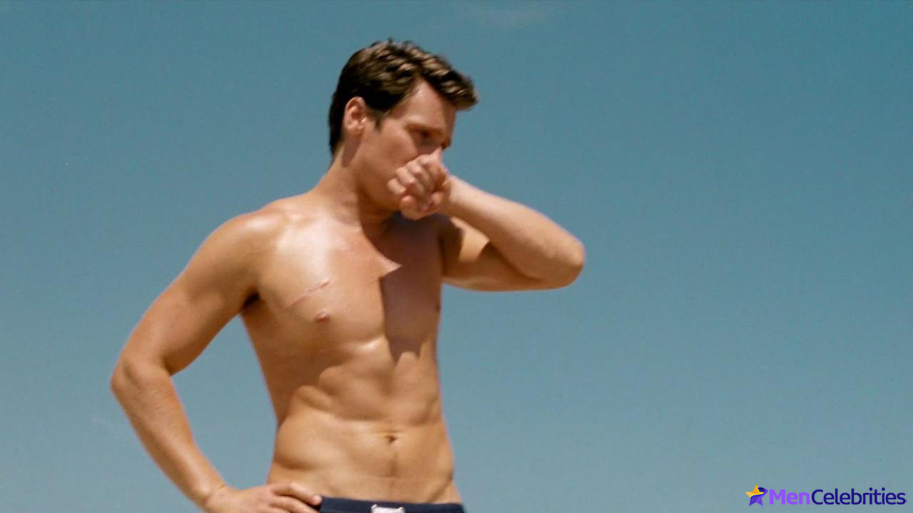 Jonathan Groff nude and sex scenes