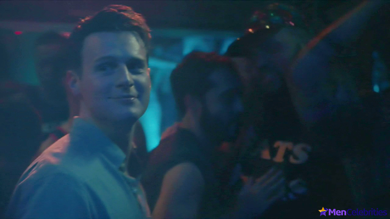 Jonathan Groff nude and sex scenes