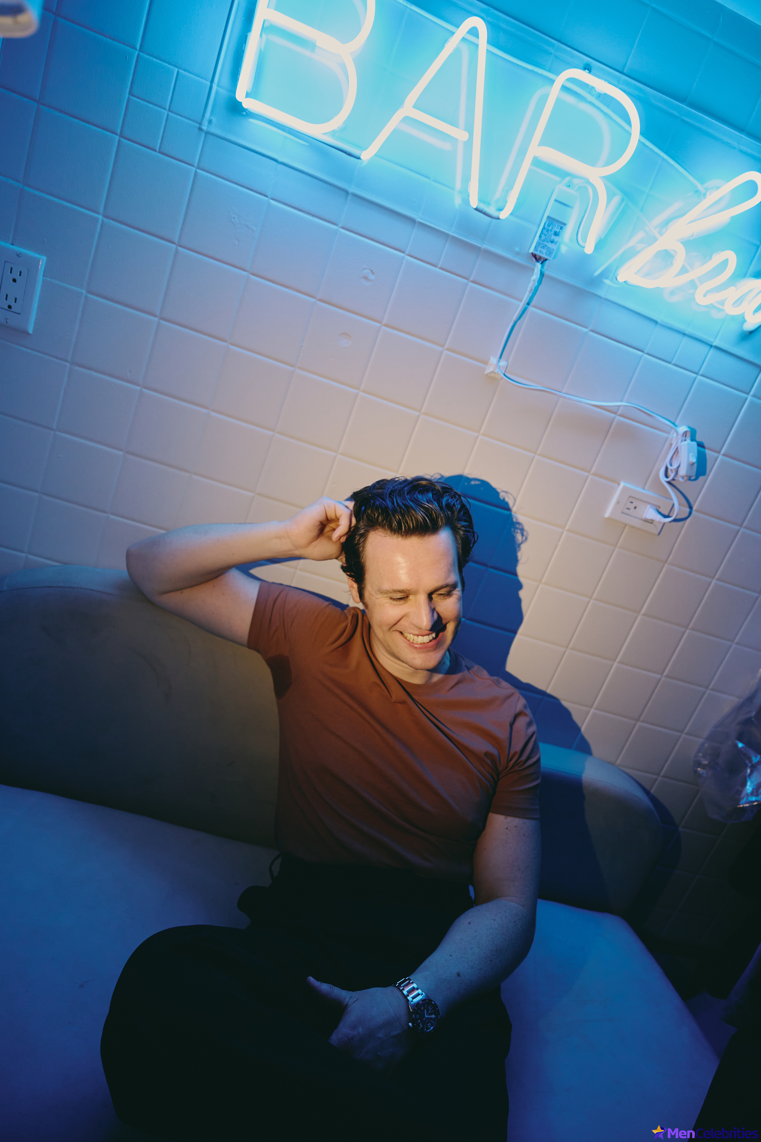 Jonathan Groff shirtless and sexy pics