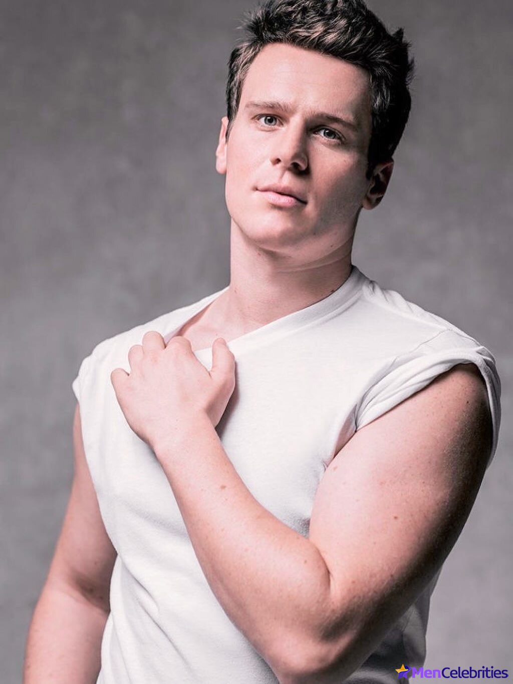 Jonathan Groff shirtless and sexy pics