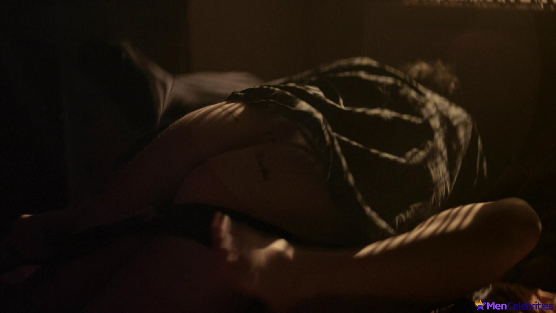 Joseph Gilgun nude and sex scenes