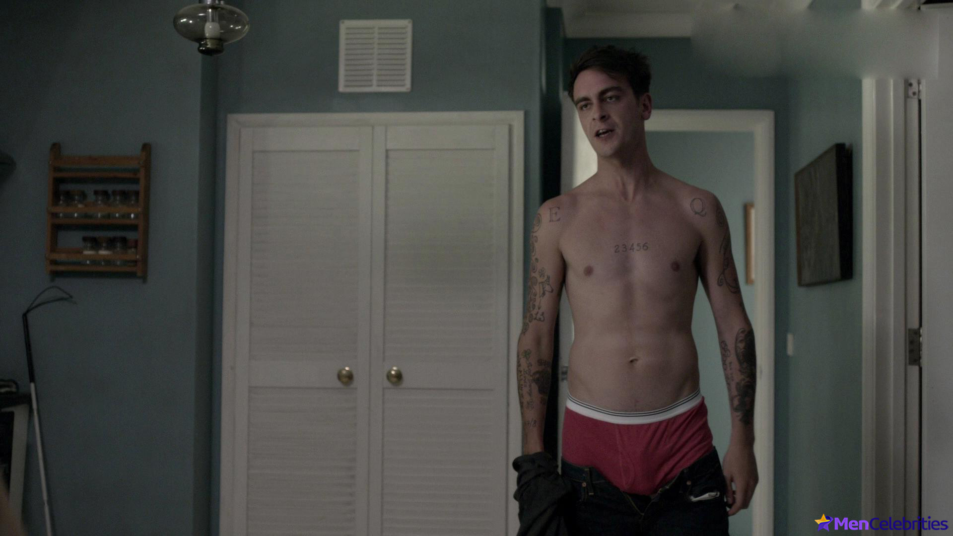 Joseph Gilgun nude and sex scenes