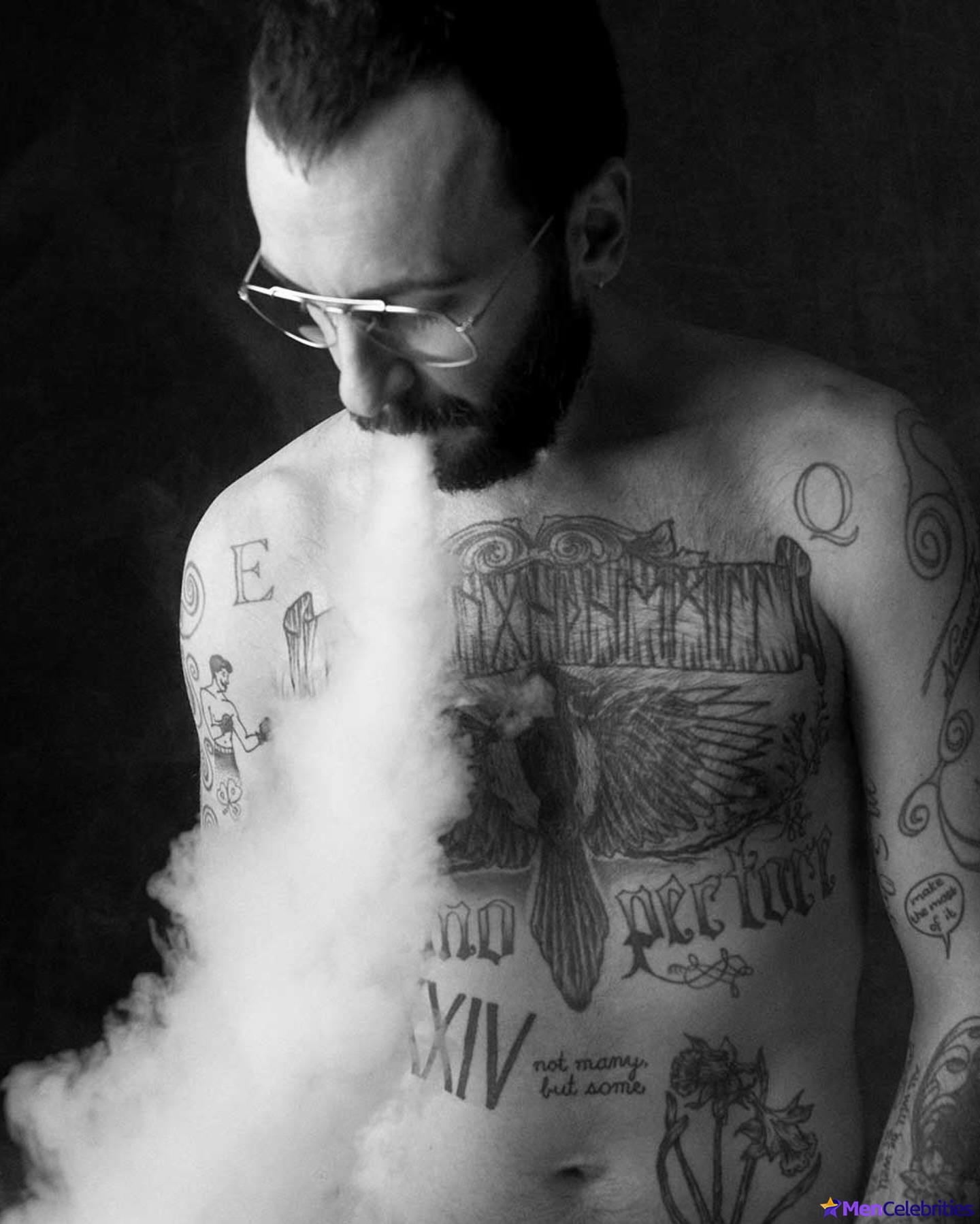 Joseph Gilgun naked and sexy photos