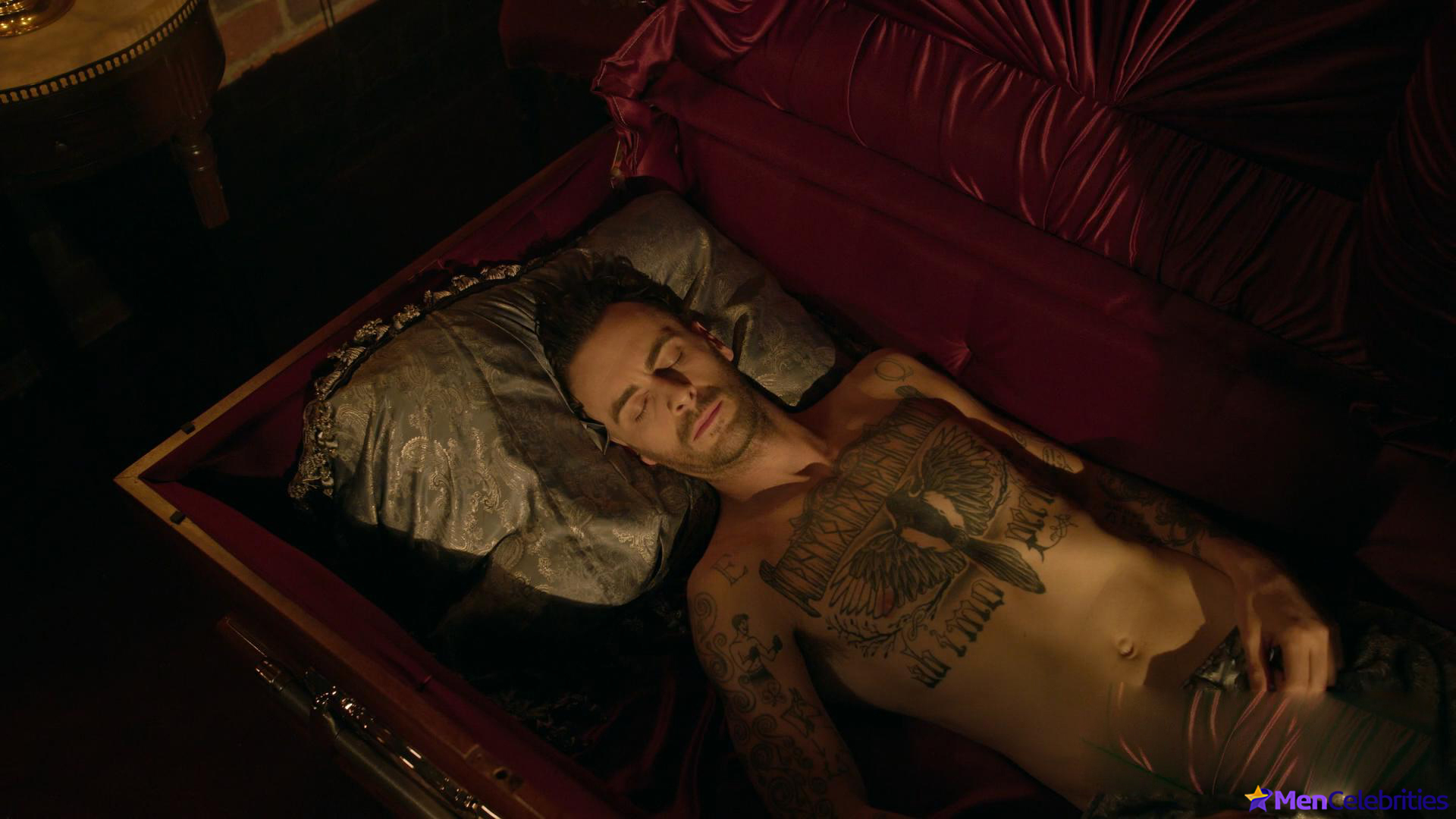 Joseph Gilgun nude and sex scenes