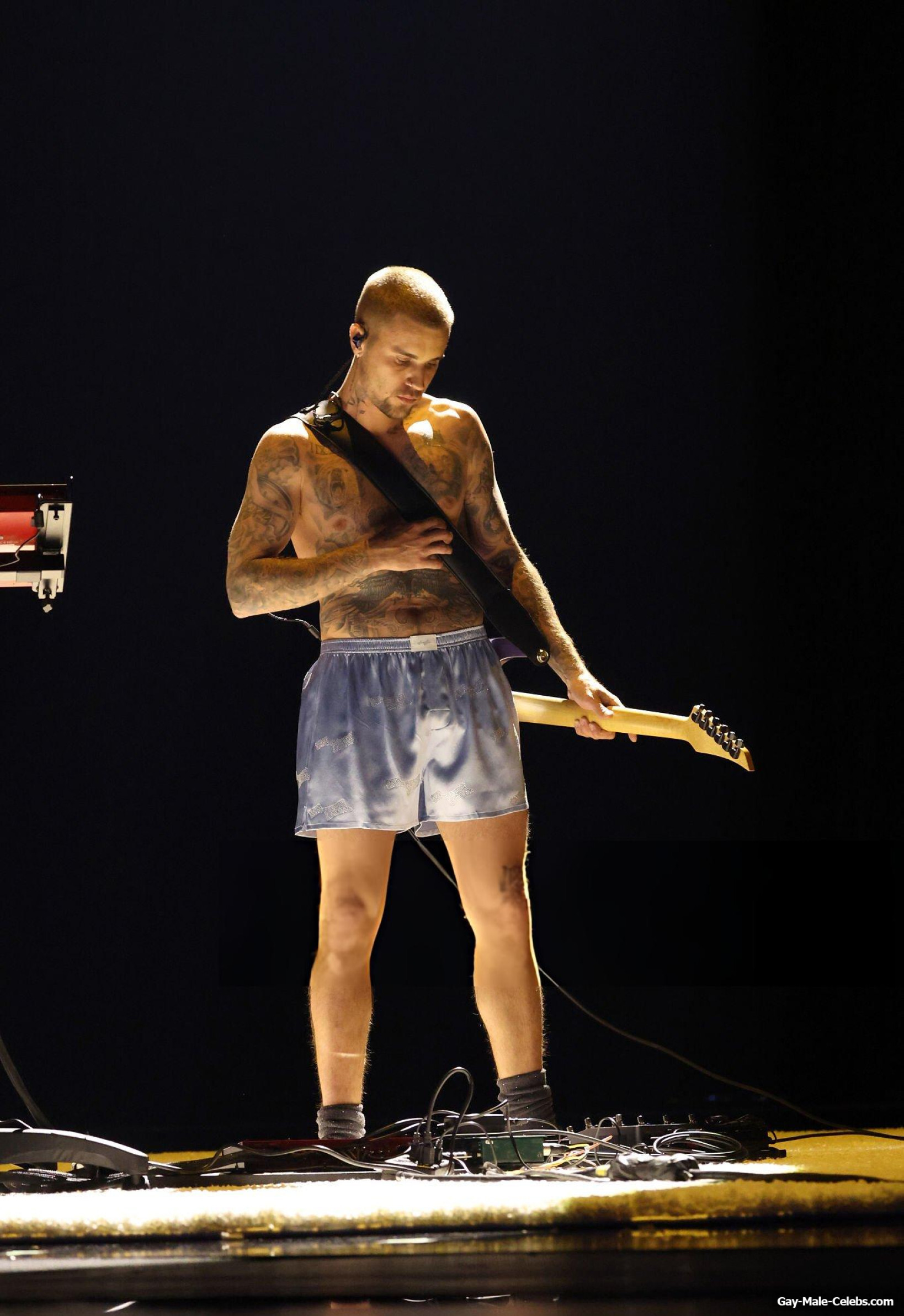 Justin Bieber Shirtless And Boxers During Grammy