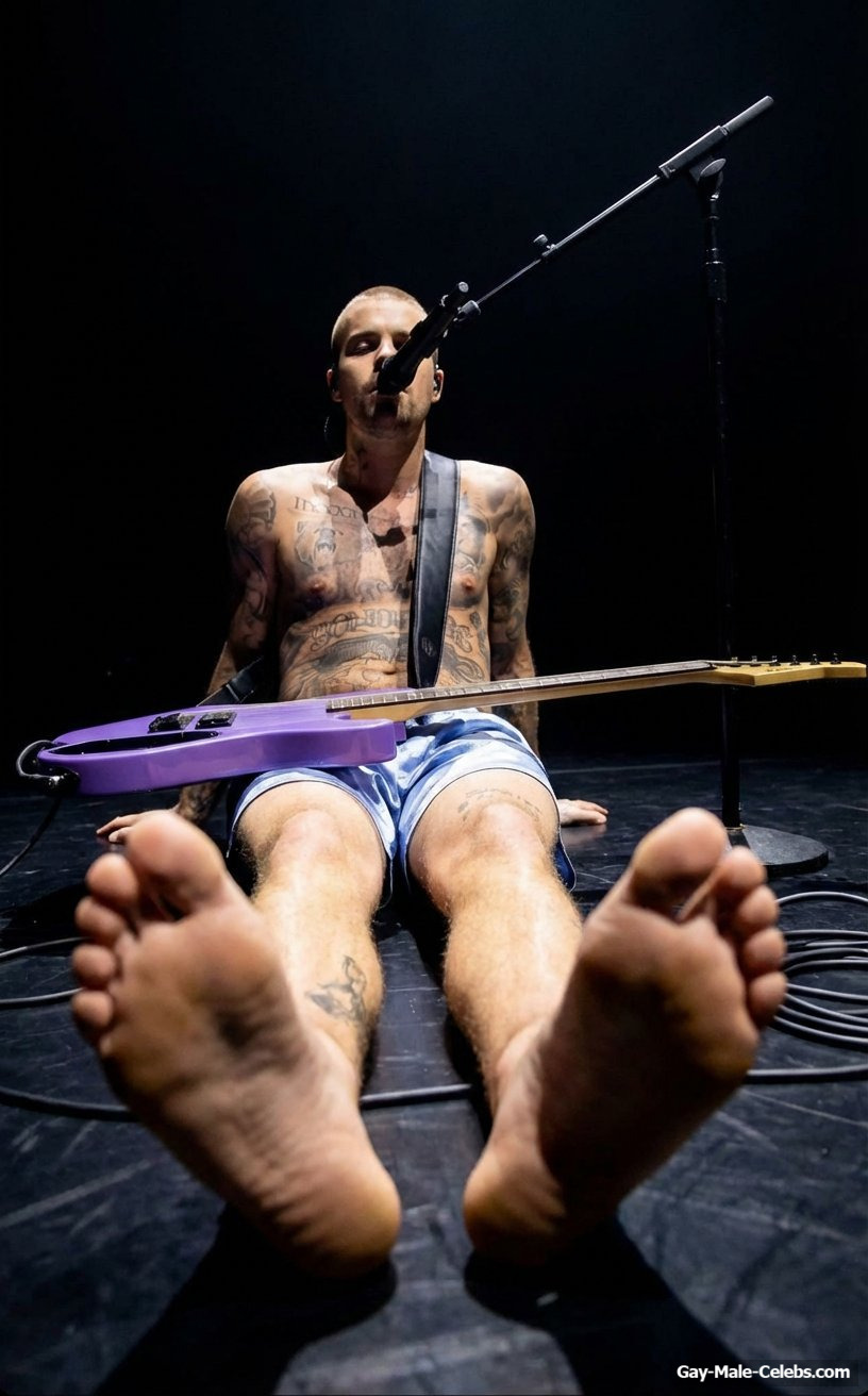 Justin Bieber Shirtless And Boxers During Grammy