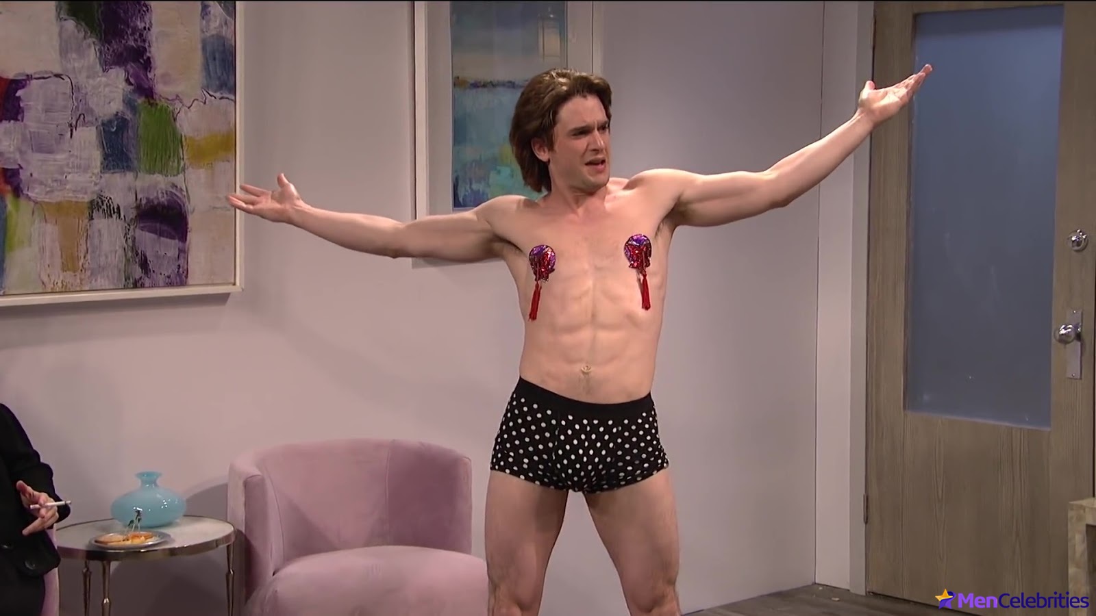 Kit Harington stripptease
