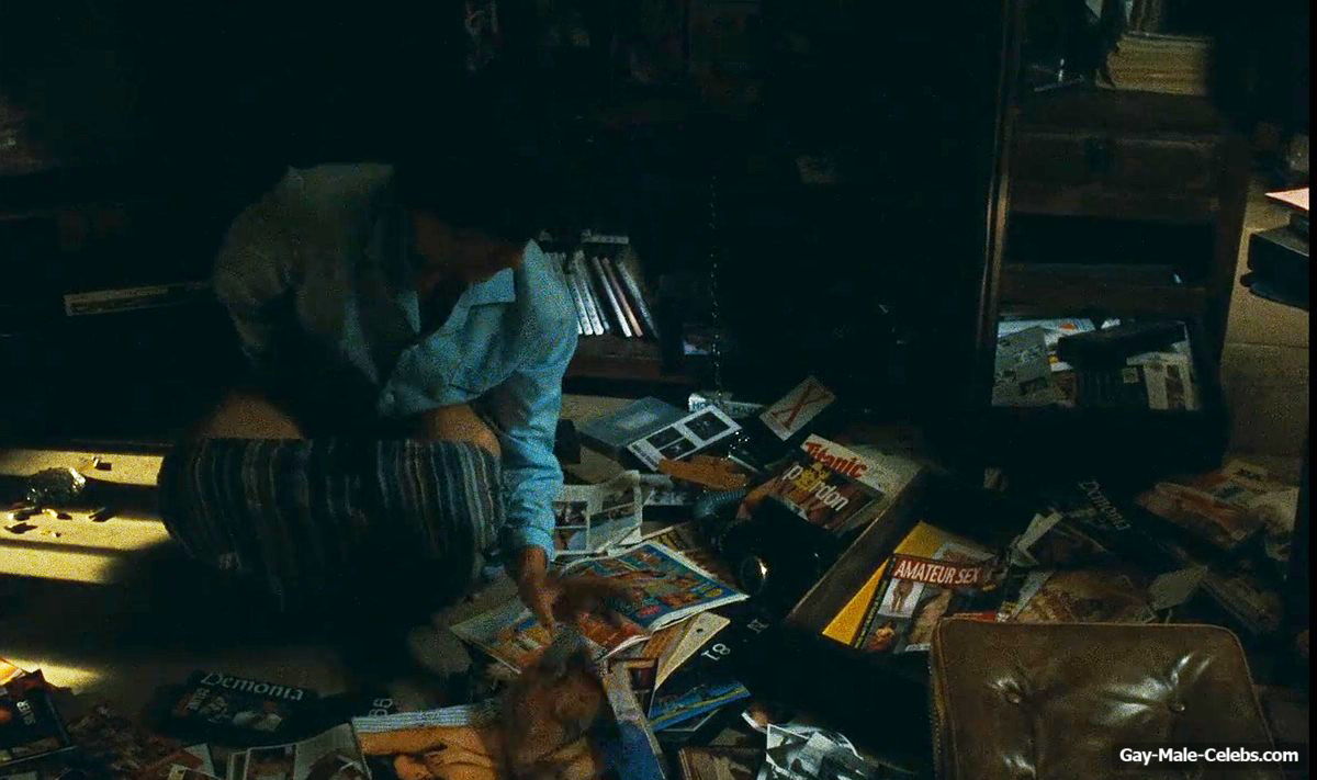 Louis Garrel Jerk Off And Uncensored Pee Scenes in Ma Mere