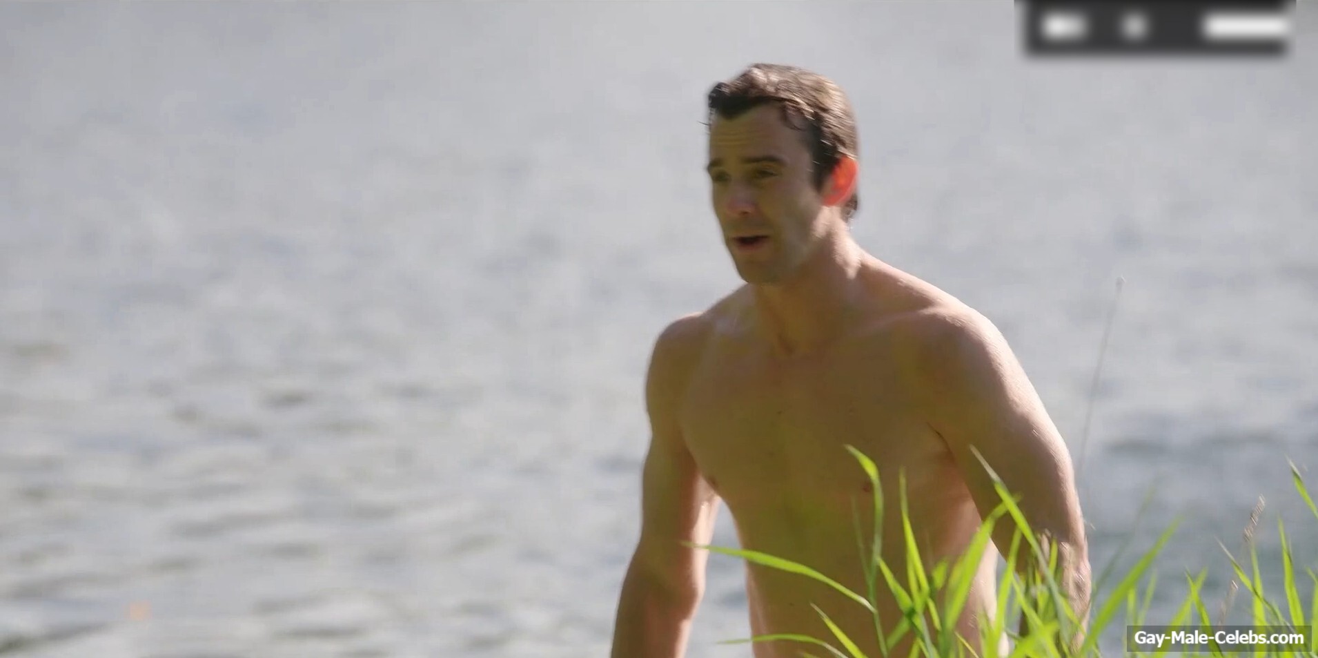 Luke Thompson Nude Scenes in Bridgerton