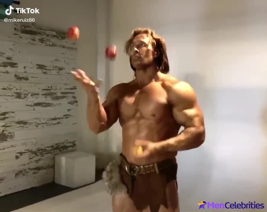 Mike OHearn nude and underwear pics