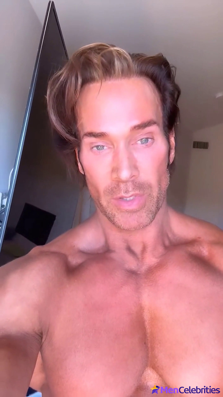 Mike OHearn nude and underwear pics