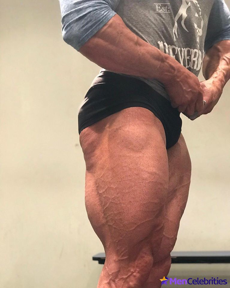 Mike OHearn nude and underwear pics