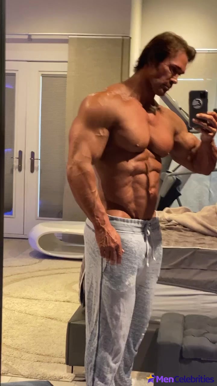 Mike OHearn nude and underwear pics