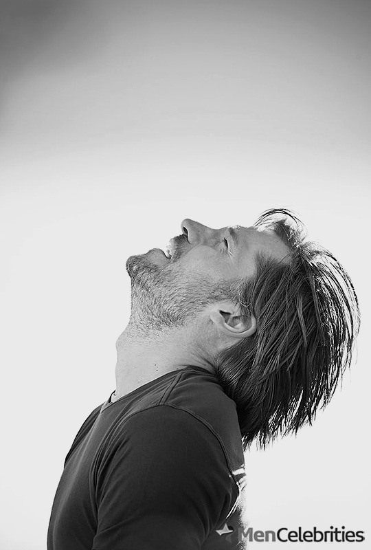 Nikolaj Coster-Waldau shirtless and sexy pics