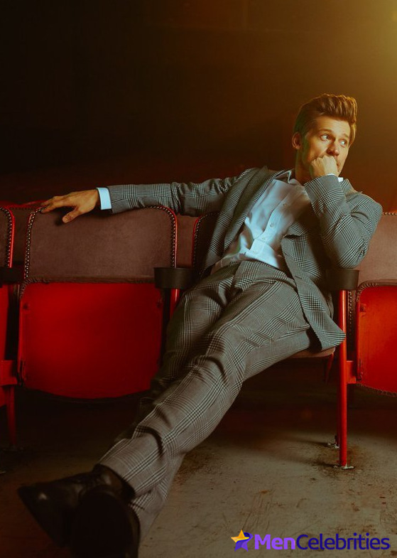 Nikolaj Coster-Waldau shirtless and sexy pics