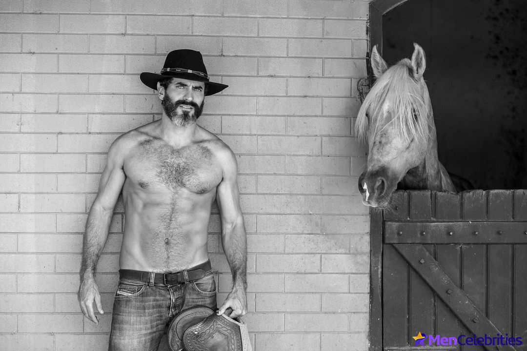 Nikolas Antunes nudes