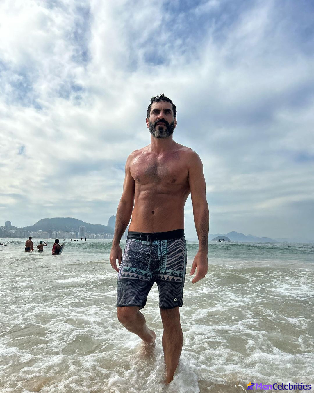 Nikolas Antunes cock bulge