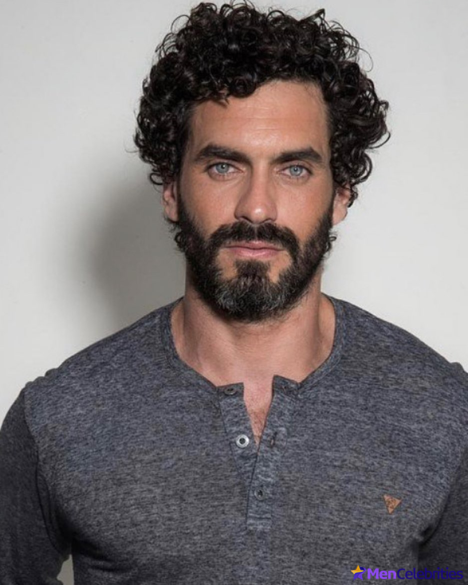 Nikolas Antunes shirtless photos