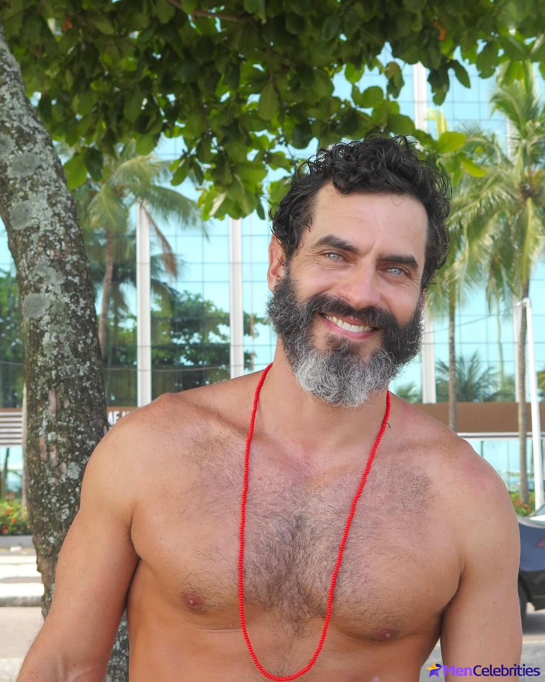 Nikolas Antunes shirtless photos