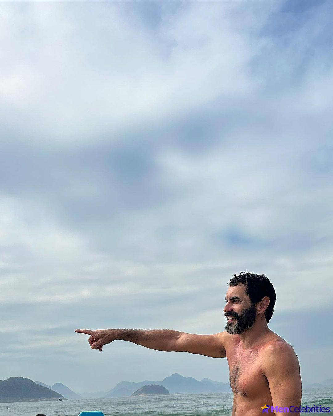 Nikolas Antunes shirtless photos