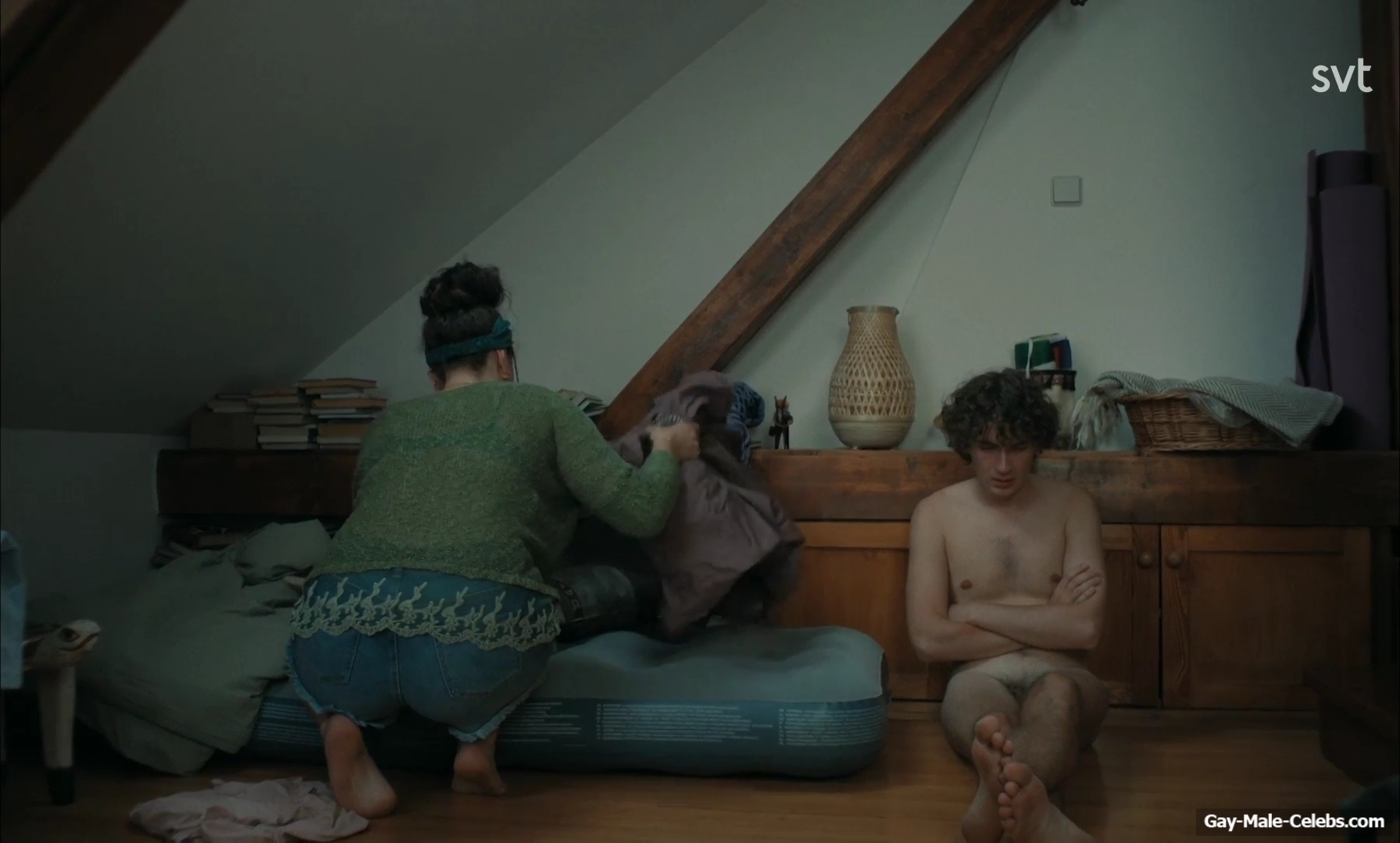 Odin Romanus nude scenes in Leva Lite