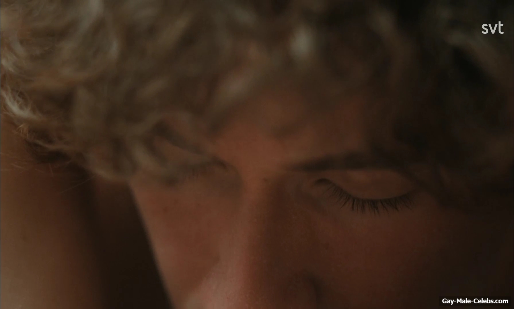 Odin Romanus nude scenes in Leva Lite