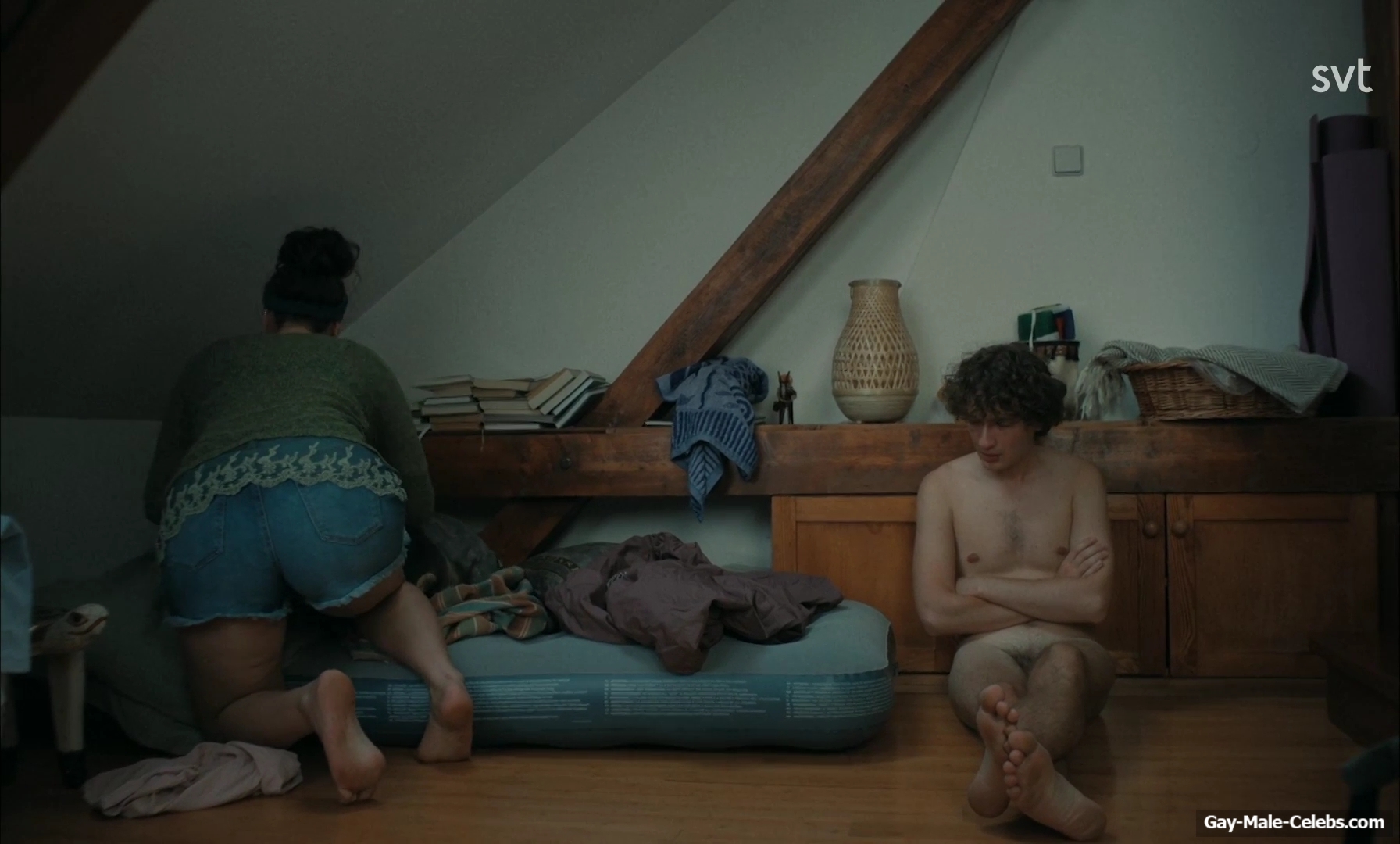 Odin Romanus nude scenes in Leva Lite