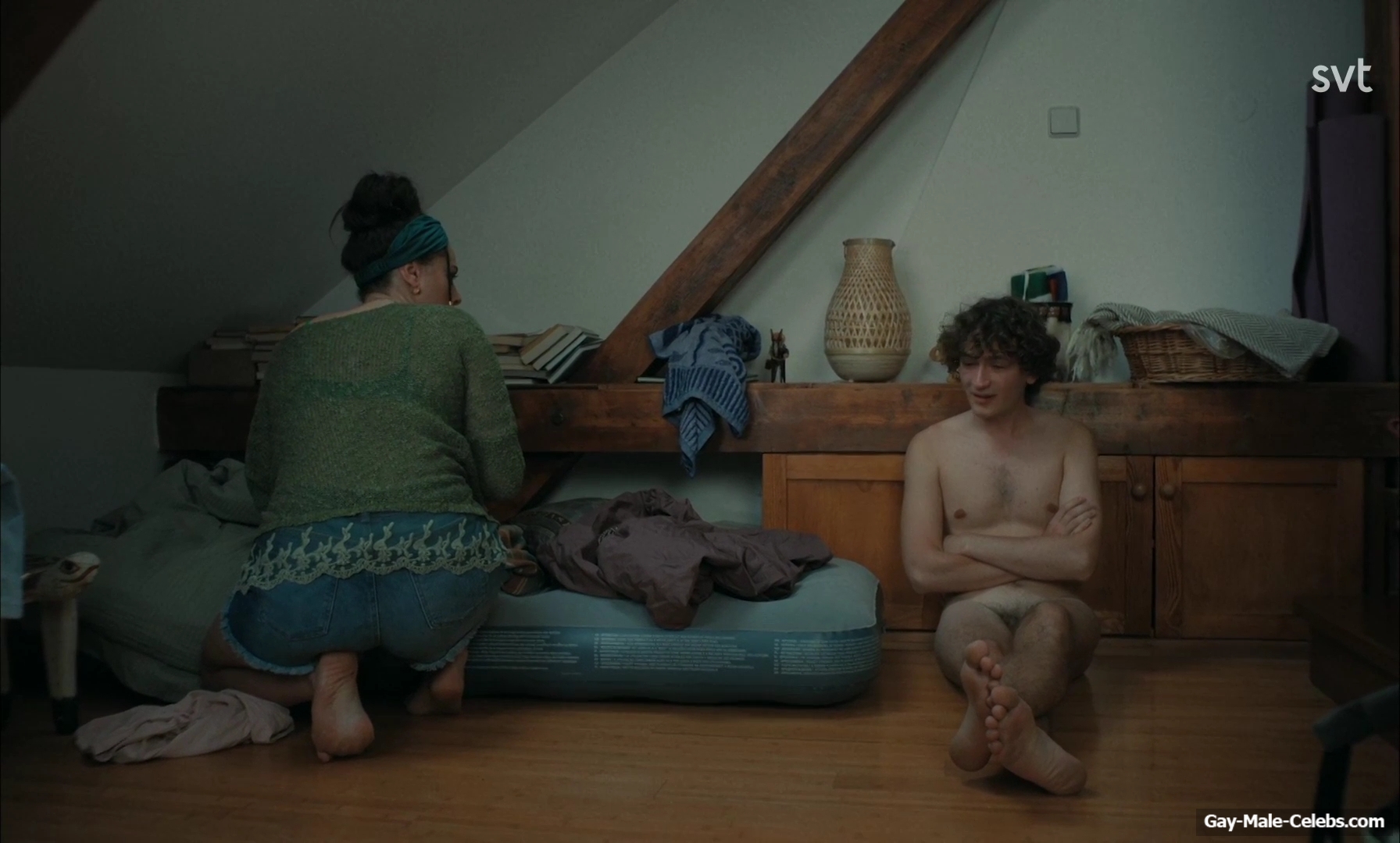 Odin Romanus nude scenes in Leva Lite