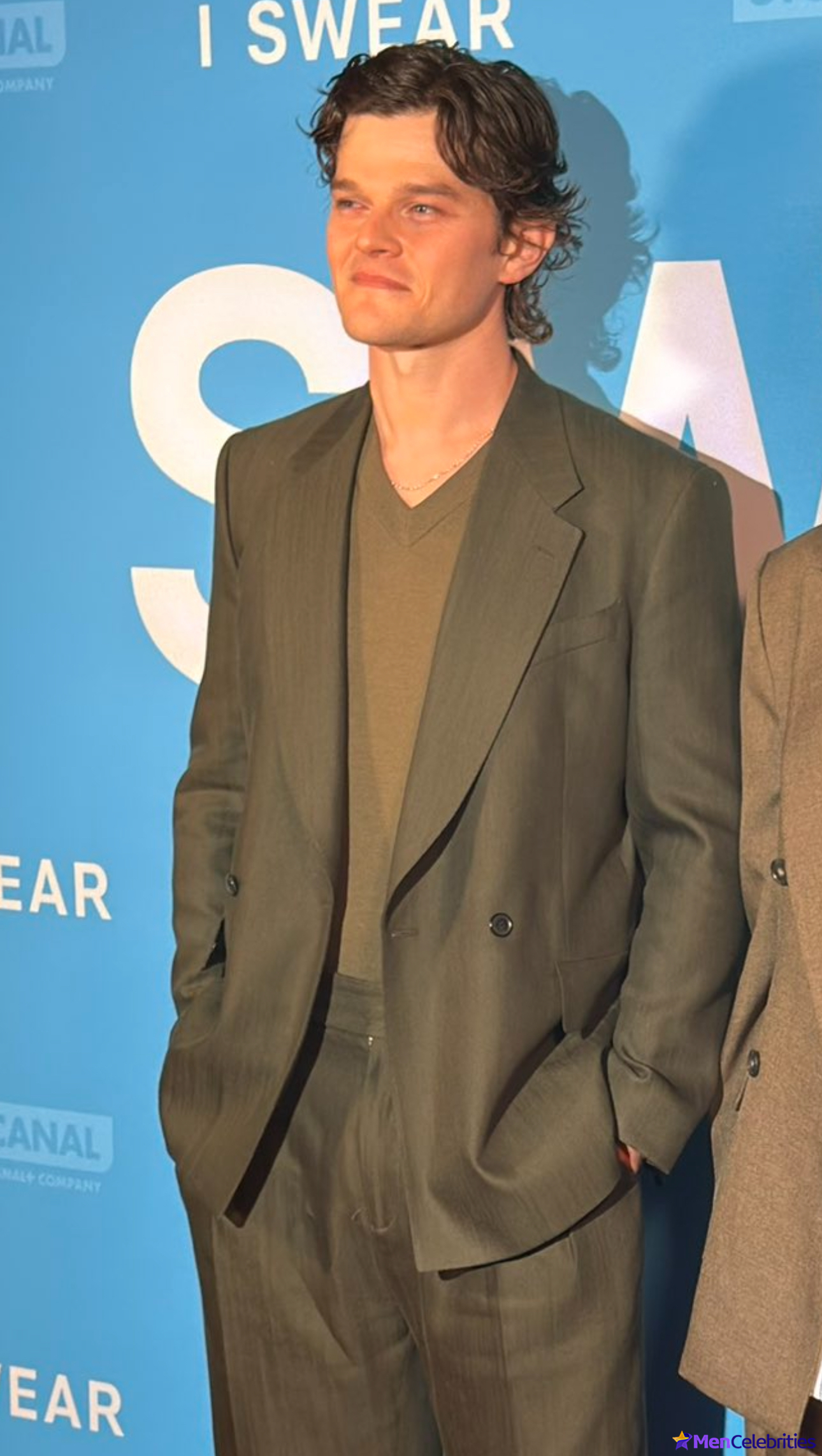 Robert Aramayo sexy photos