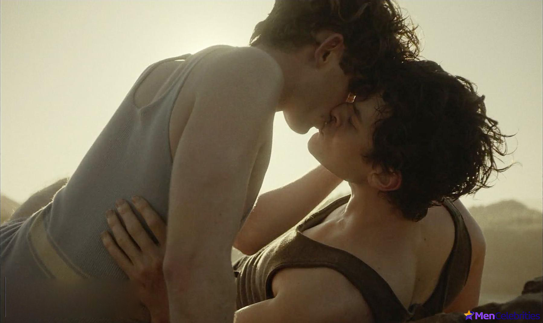 Robert Aramayo gay sex