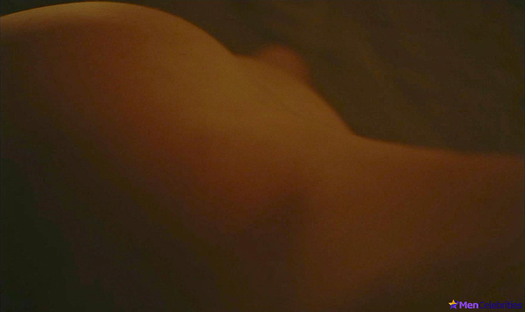 Robert Aramayo nude and gay scenes