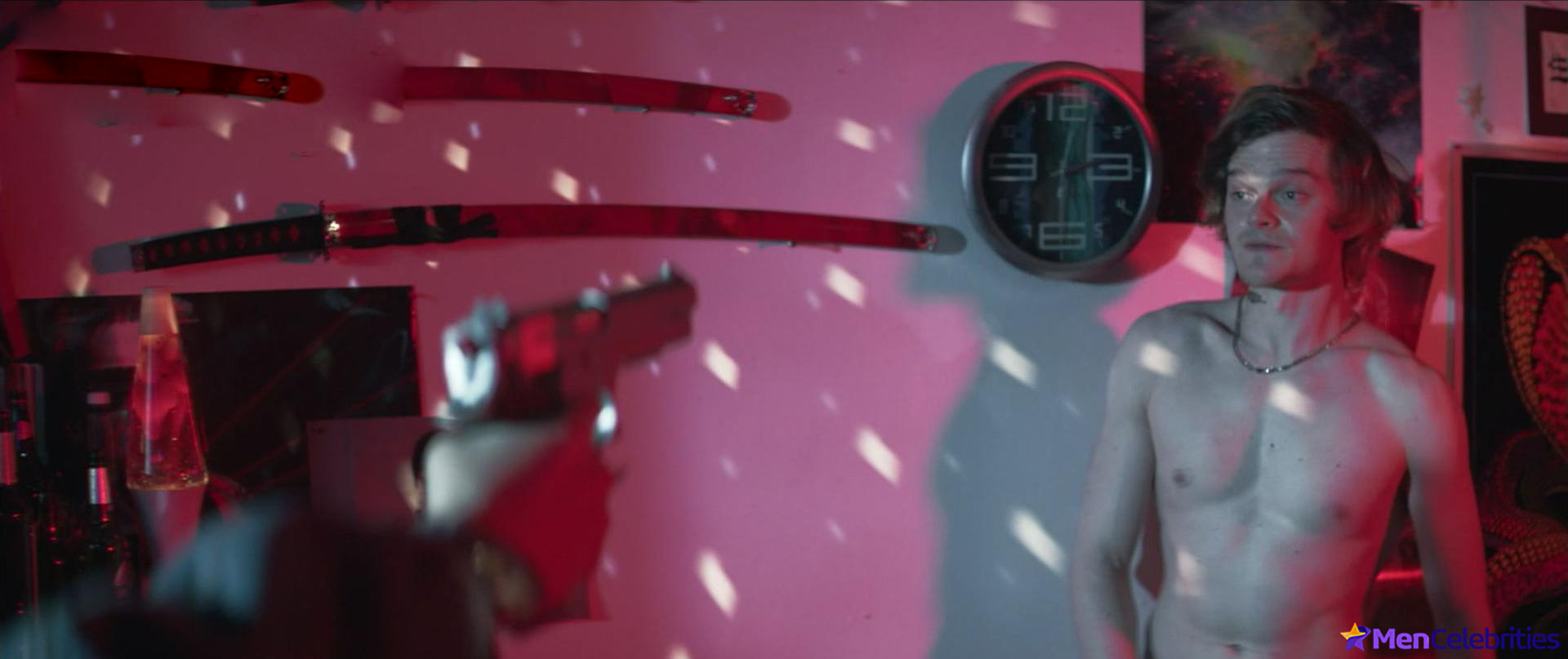 Robert Aramayo nude and gay scenes