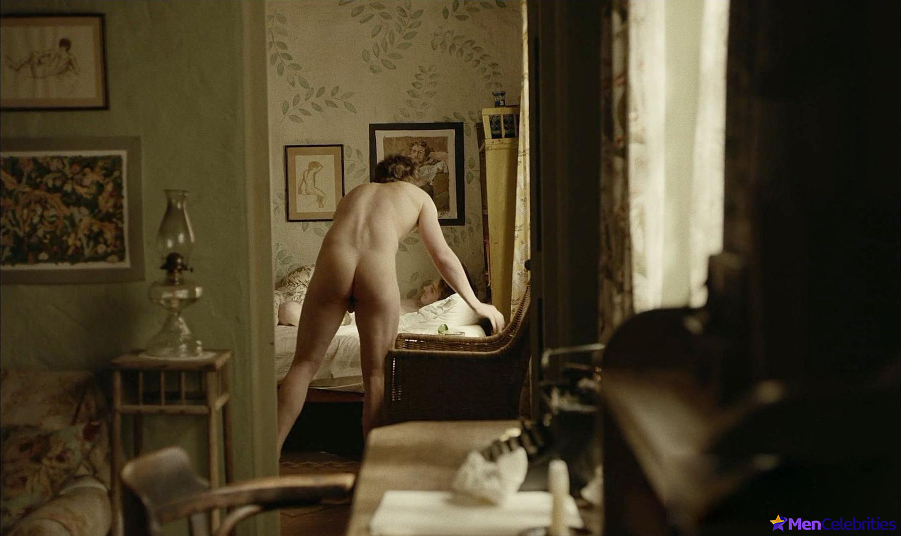 Robert Aramayo bare ass