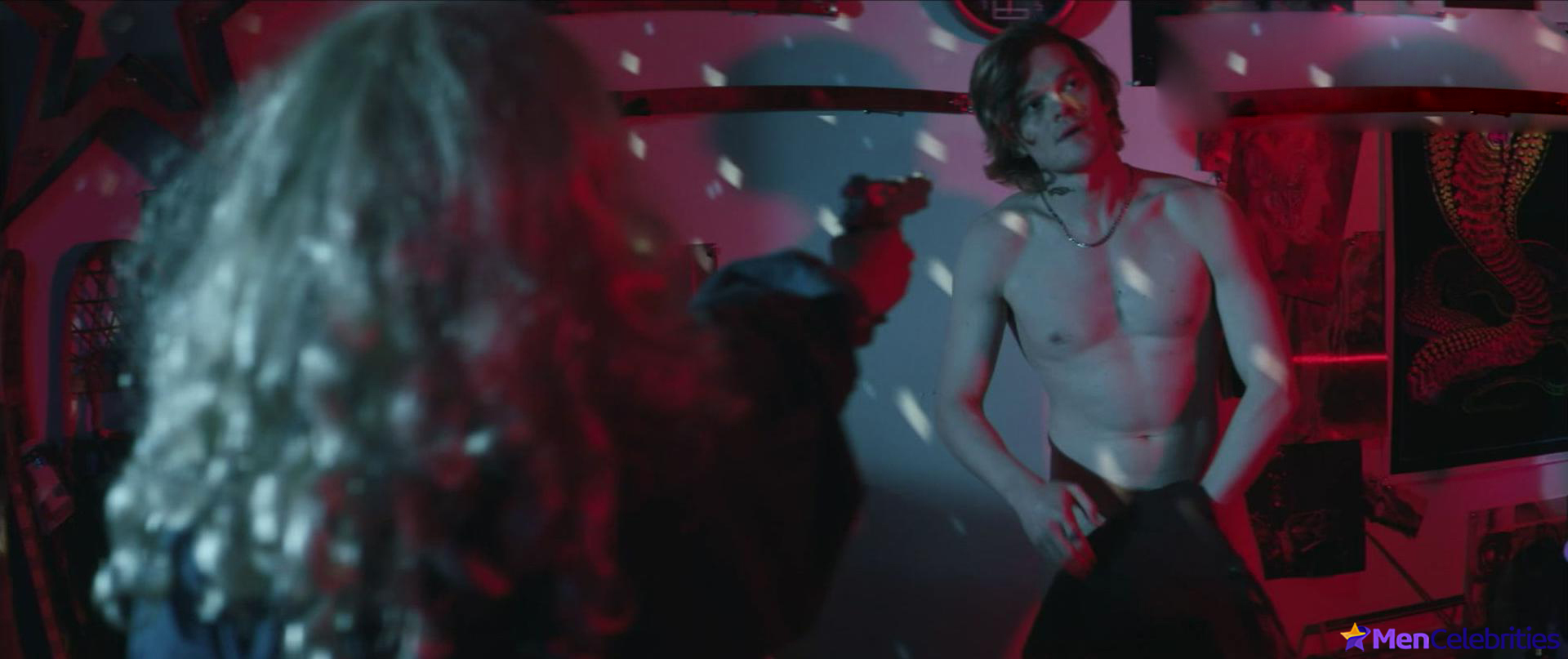 Robert Aramayo nude and gay scenes