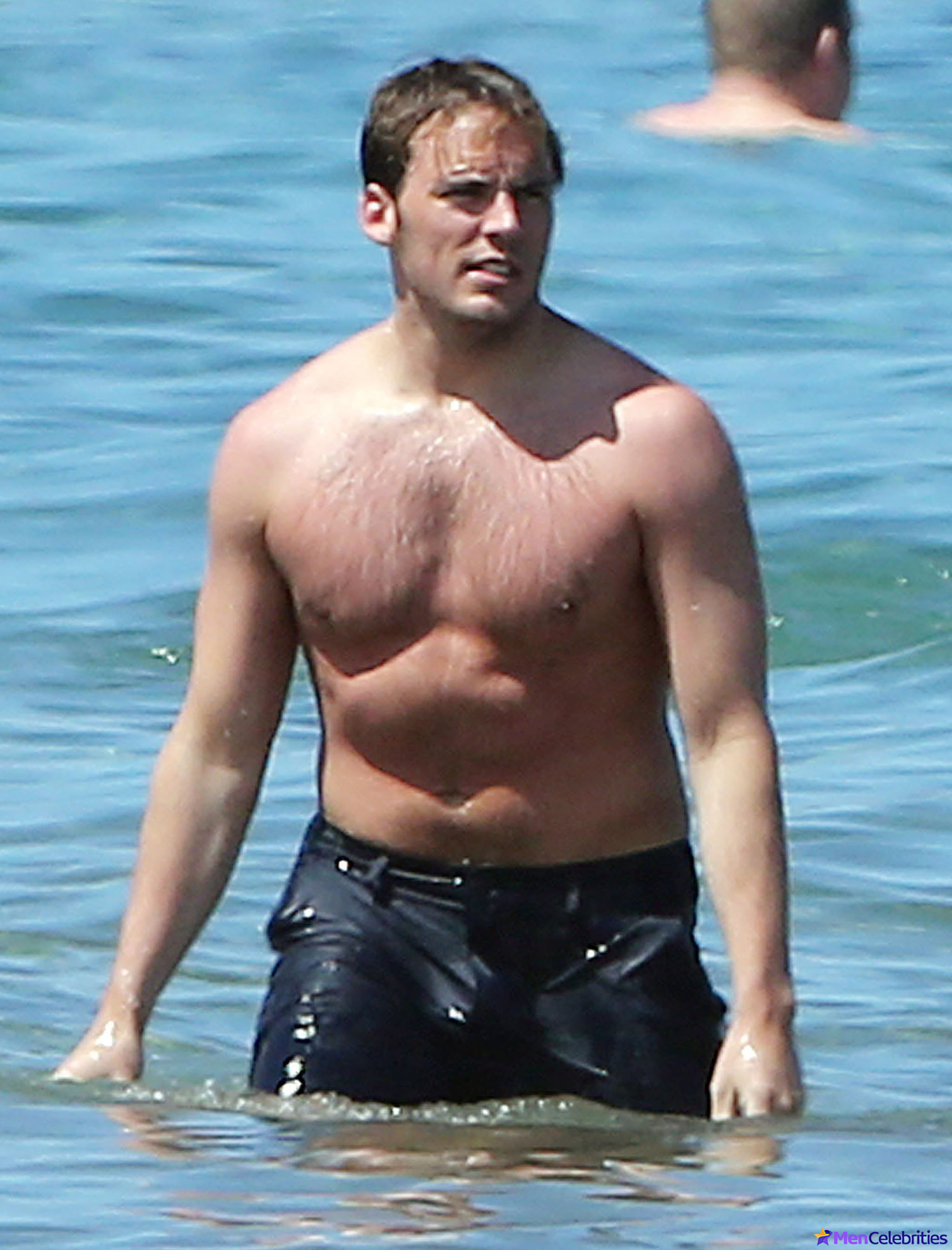 Sam Claflin shirtless and nude scenes