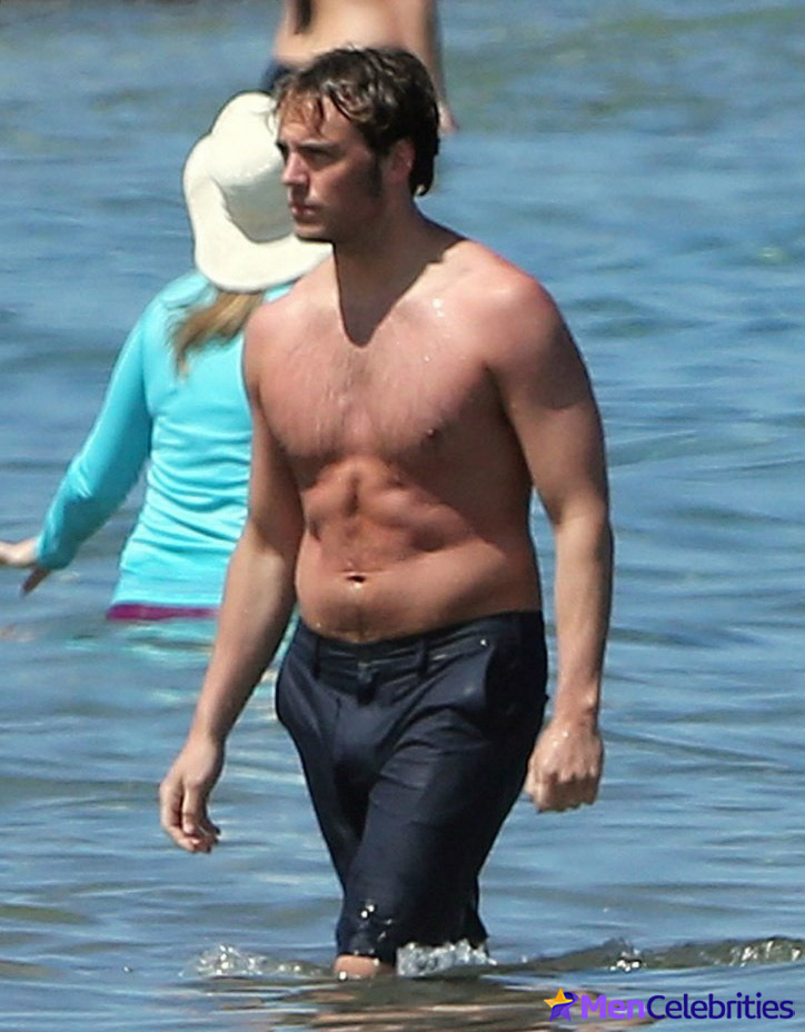 Sam Claflin shirtless and nude scenes