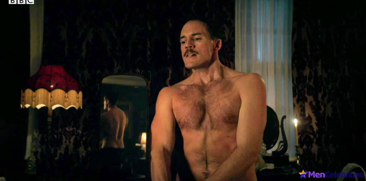 Sam Claflin shirtless and nude scenes