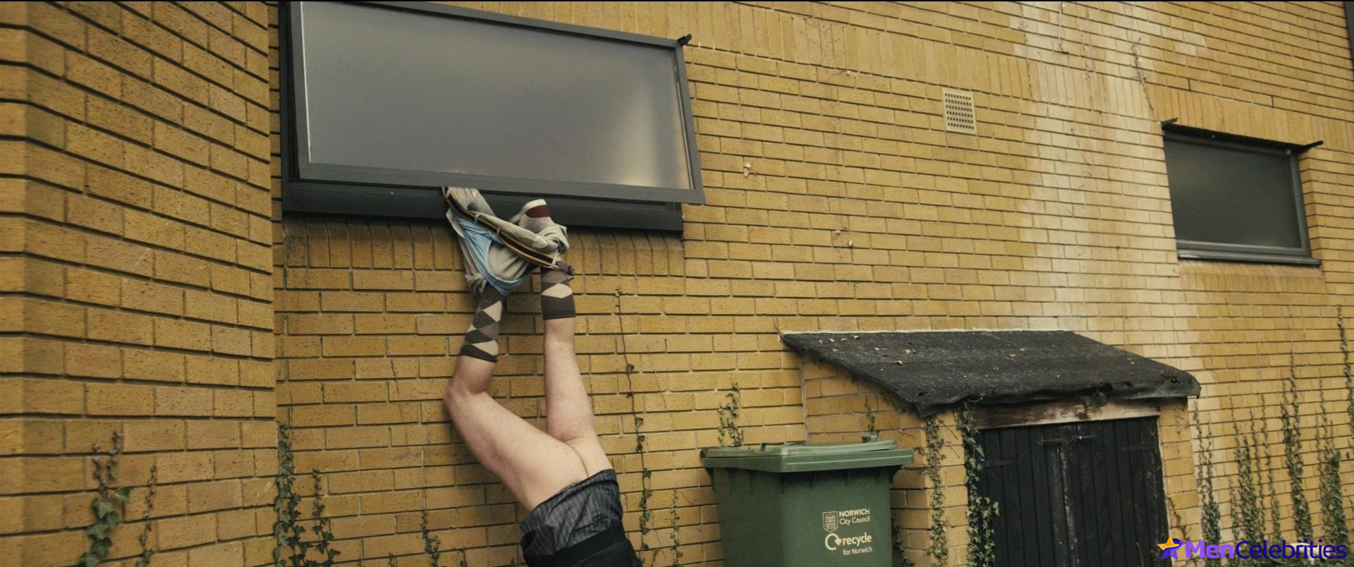 Steve Coogan bare butt